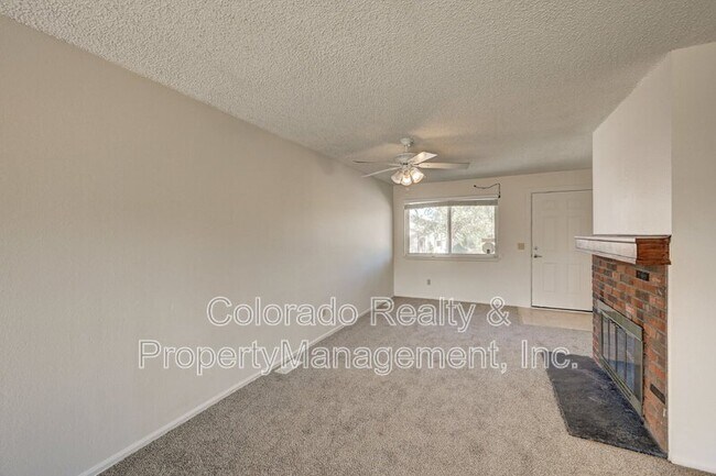 Building Photo - 9916 W Walker Pl