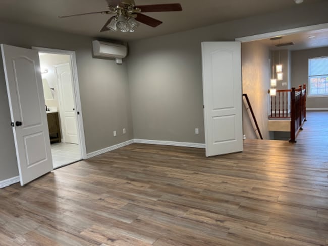 Building Photo - 12 Lake Louise Dr SW