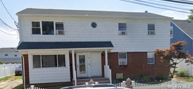 Primary Photo - 150 Carnegie Ave