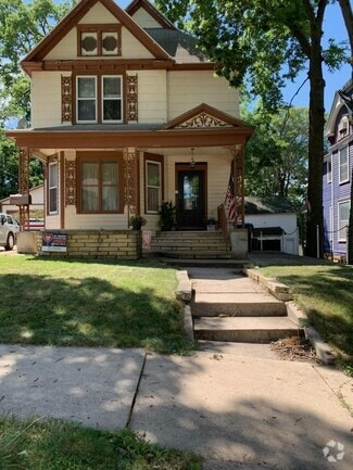 Building Photo - 318 Byron St