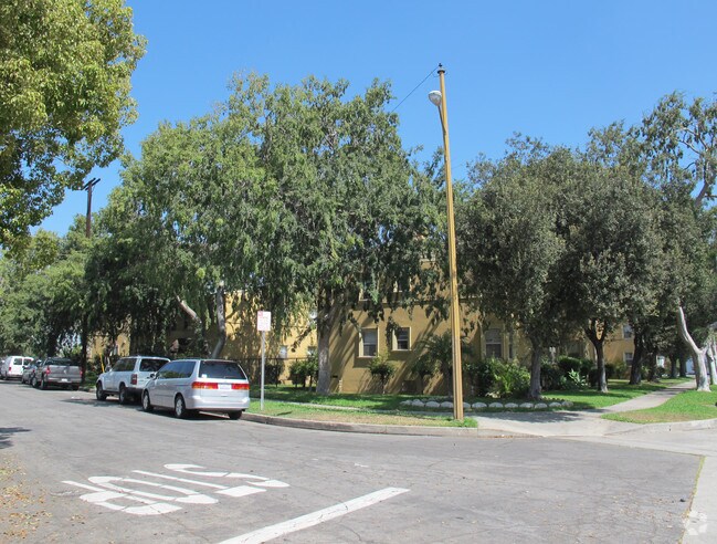 Foto del edificio - Hensel Garden Apartments