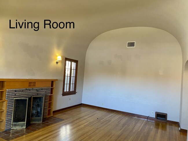 Building Photo - 948 N Howard St