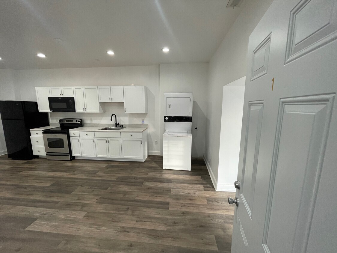 Foto principal - 2930 Baker St