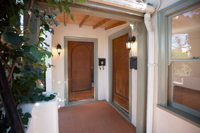 Foto del edificio - 533 E Windsor Rd