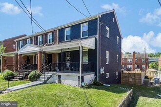 Building Photo - 1829 T Pl SE