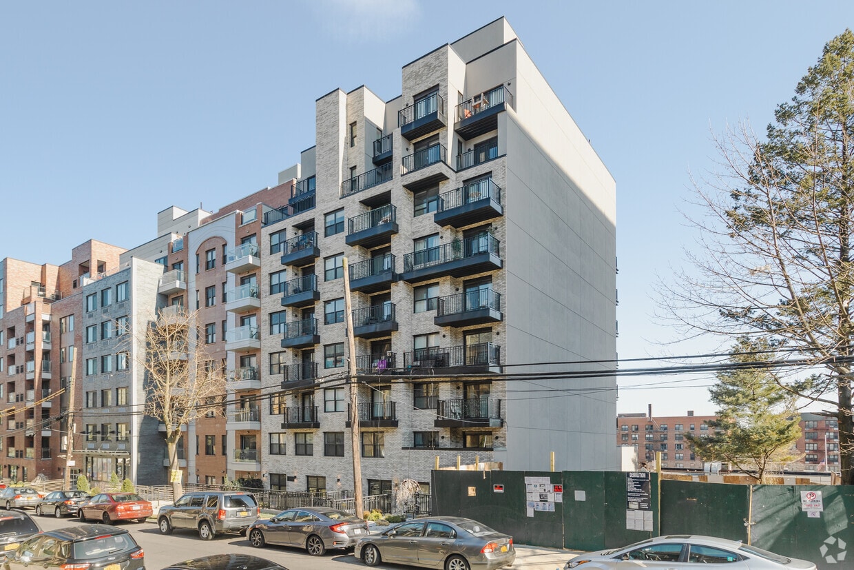 Building Photo - 177-14 Wexford Ter