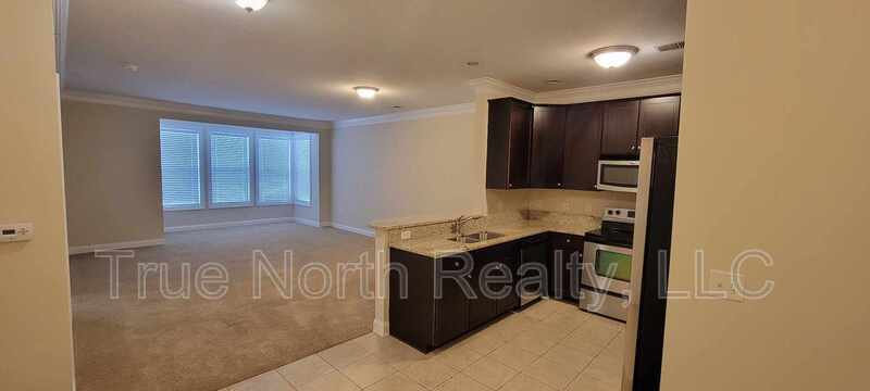 Primary Photo - 960 Perry St