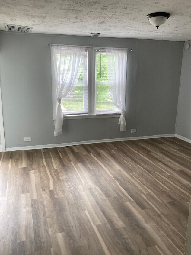 Foto principal - 117 N 60th St