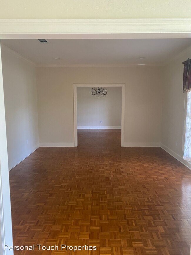 Building Photo - 6 br, 4 bath House - 621 W. Woodruff