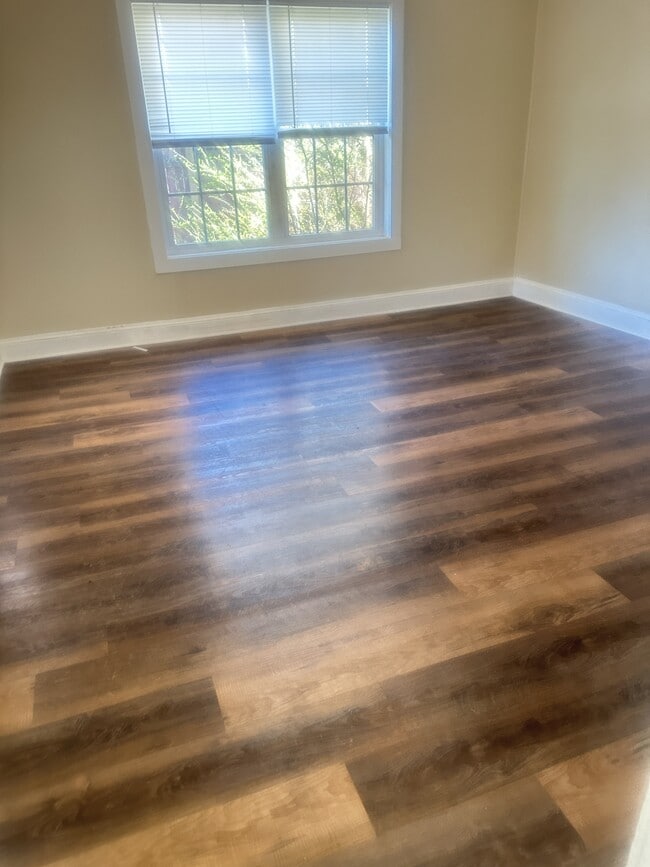 Building Photo - 214 Mara St