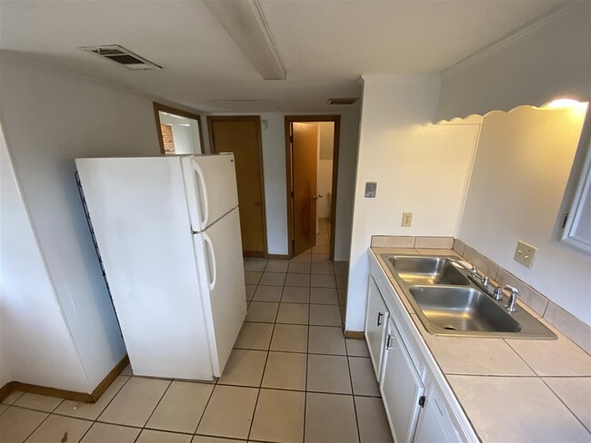 Building Photo - 33 Northtown Rd