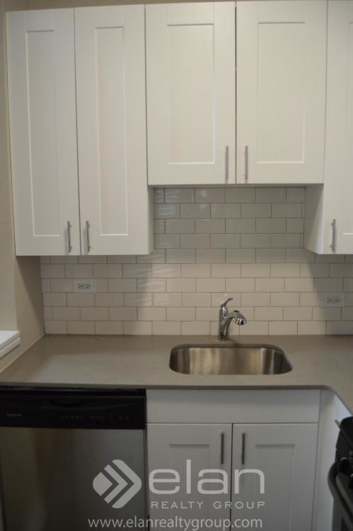 Foto del edificio - 3433 N Elaine Pl