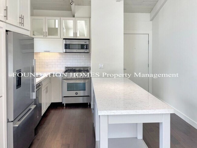 Building Photo - 75 Barbaree Way