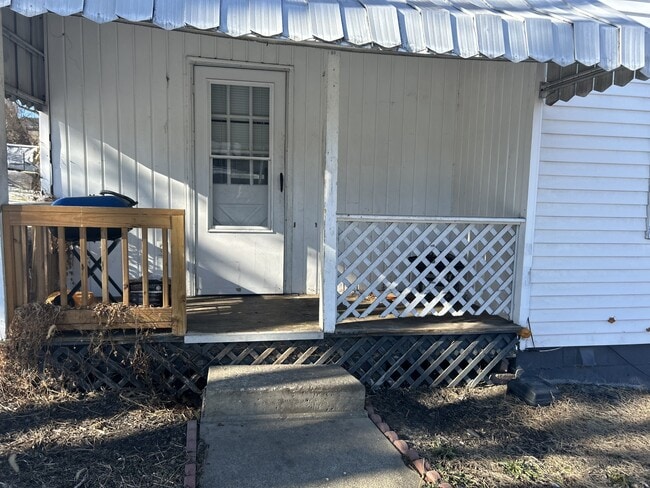 Photo - 215 N 4th St House