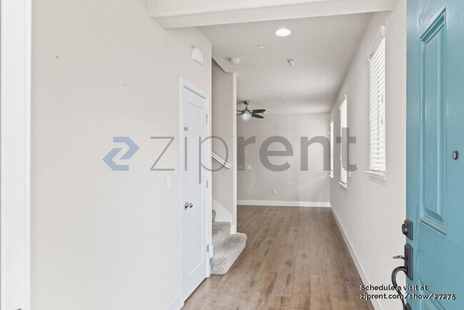 Building Photo - Unit