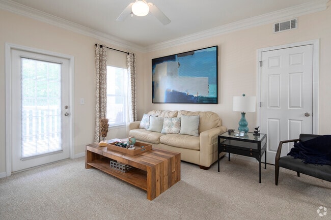 1 bed, 1 bath, 760 sq ft - The Verandas Apartments