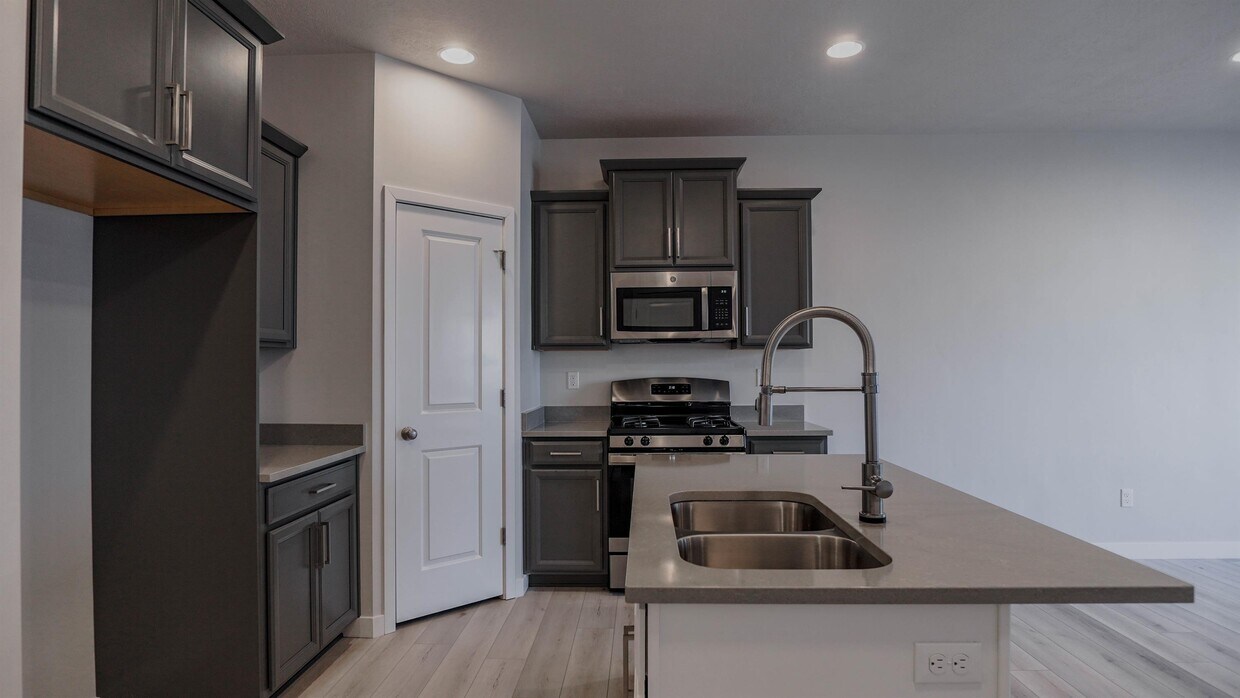 Foto principal - 15083 S Reins Wy
