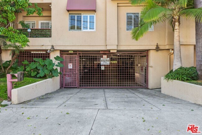 Building Photo - 14290 Dickens St