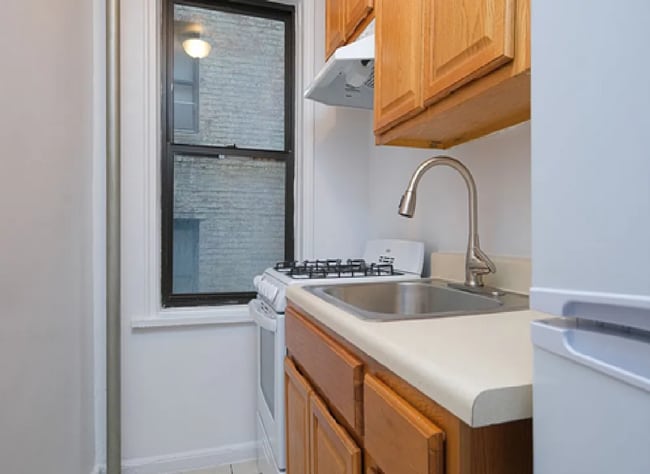 Building Photo - Spacious 1 bedroom apartment For Rent