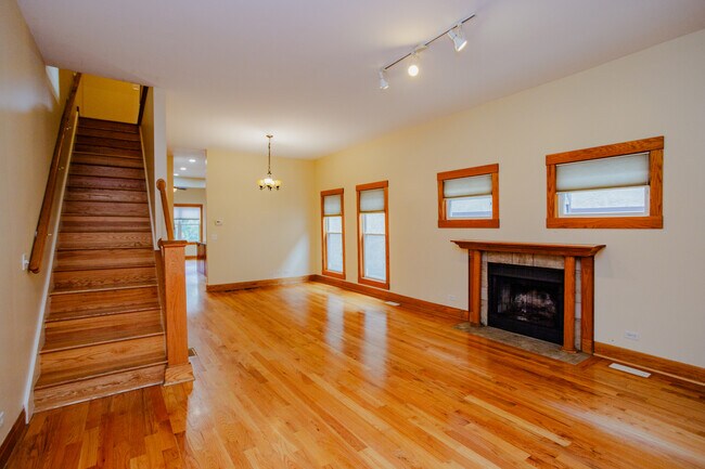 Foto del edificio - 151 Barrypoint Rd
