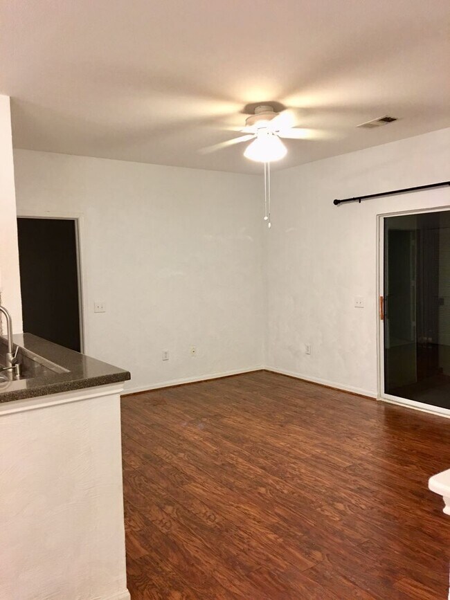 Foto del edificio - 3bed/2bath Condo Remodeled in Longleaf Vil...