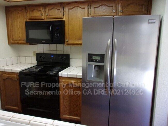 Foto del edificio - 8429 Creekridge Cir