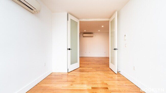 Foto del edificio - 19 E 31st St