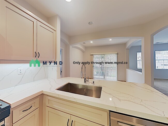 Building Photo - 2 br, 2 bath  - 4470 Brisbane Way Unit 6