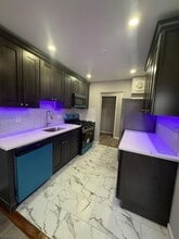 Building Photo - 168 Washington St