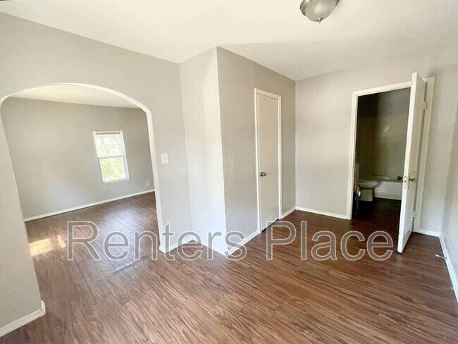 Foto del edificio - 200 E 6th St