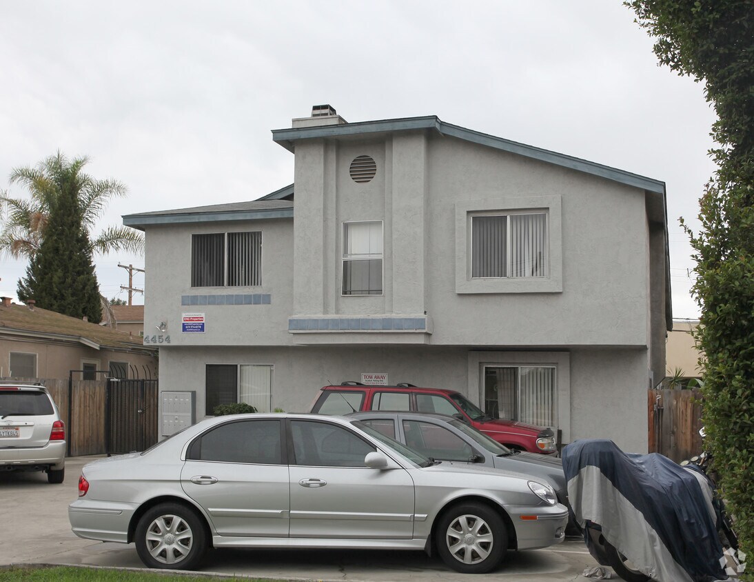 Building Photo - 4454 Utah St