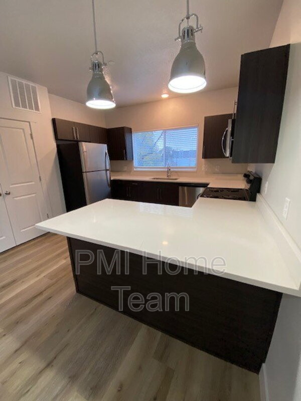 Foto principal - 2874 Kiesel Ave