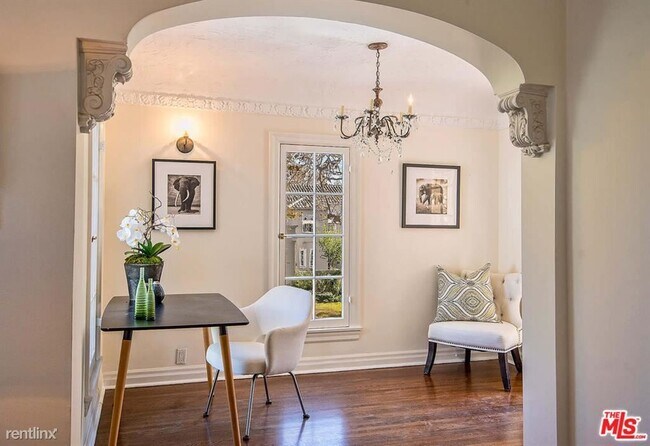 Foto del edificio - 4 br, 3.5 bath Condo - 239 S Orange Dr # L