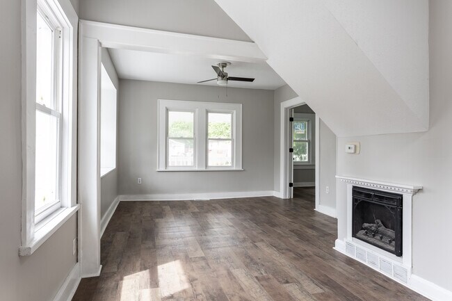 Building Photo - 5617 Greenfield Ave