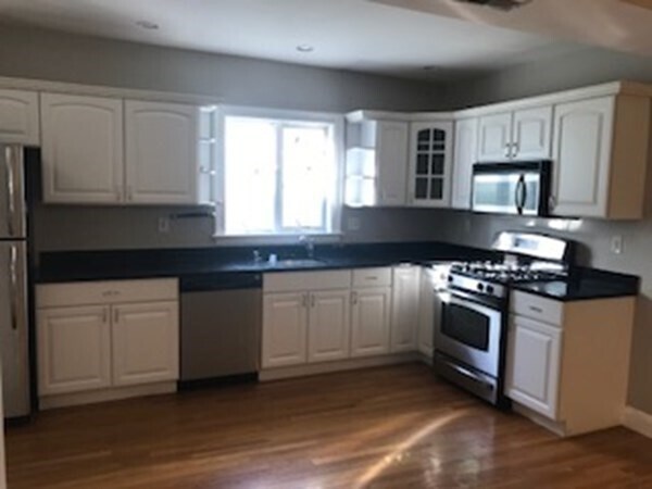 Foto del edificio - 734 E 6th St