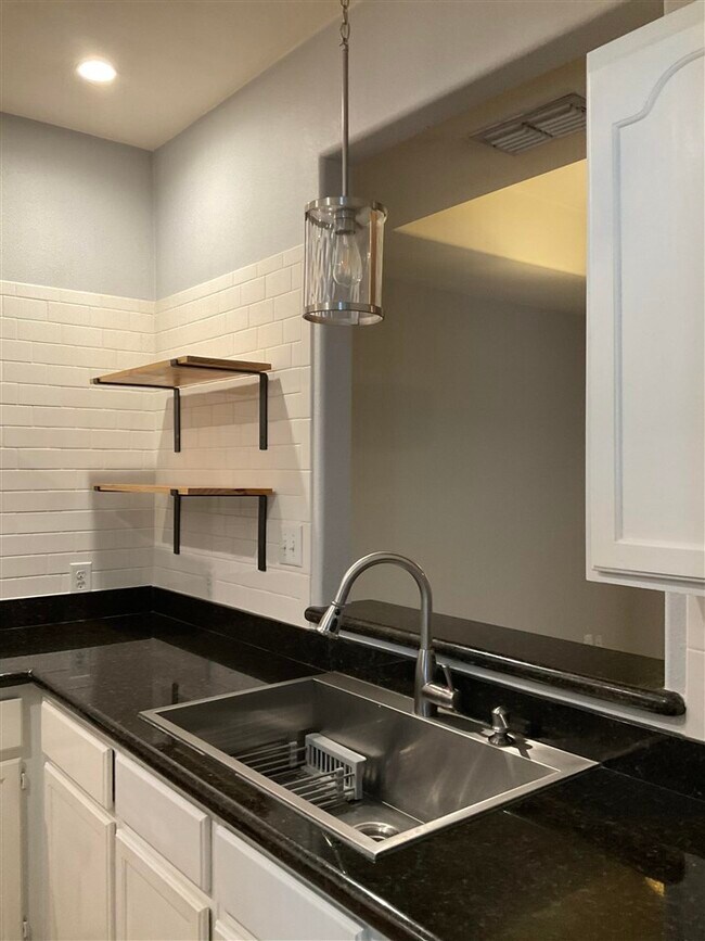 Foto del edificio - 1014 Ranchway Dr