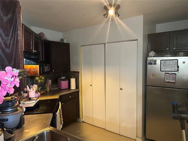 Foto del edificio - 6280 NW 186th St