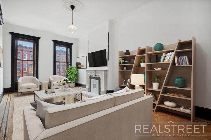 Foto principal - 3 bedroom in Brooklyn NY 11233