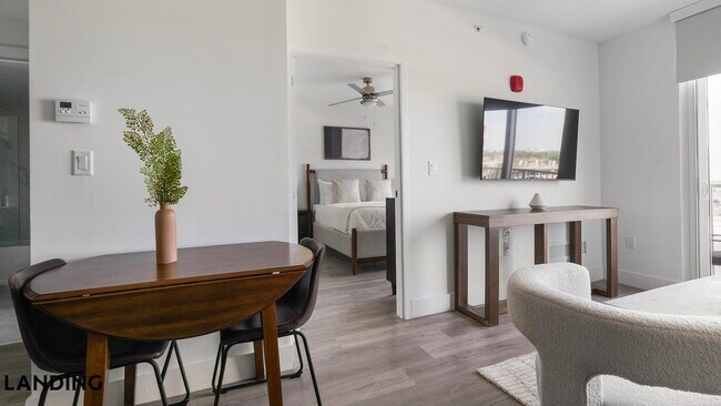 Foto del edificio - 1025 E 25th St