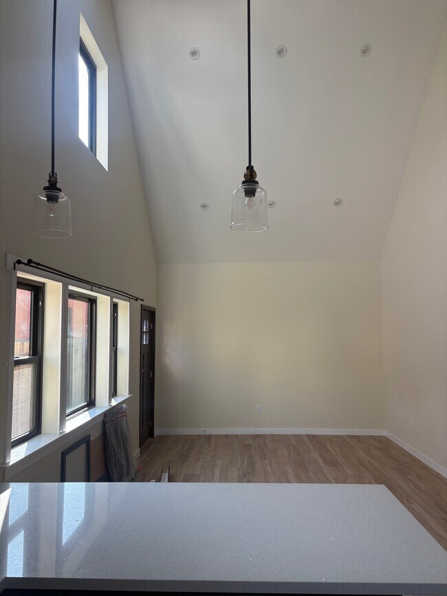 Building Photo - 3727 Gundry Ave