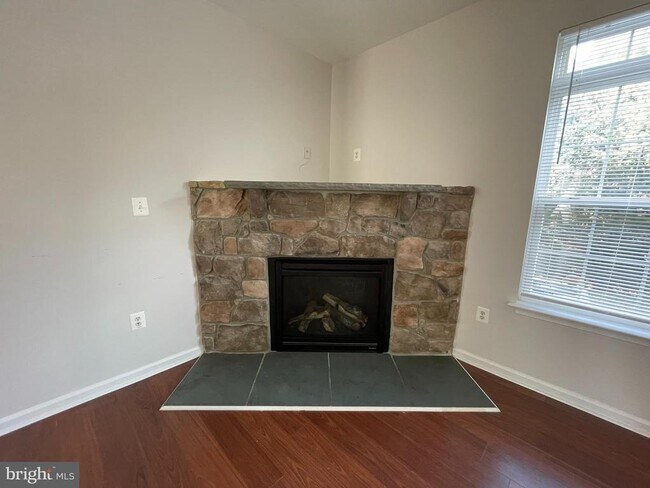 Building Photo - 314 Kintyre Ln