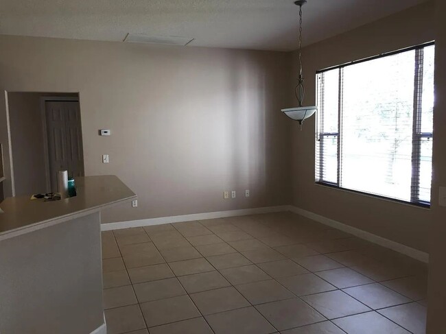 Foto del edificio - Eustis 3 Bed, 2 Bath Home with Den/Office