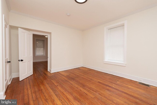 Building Photo - 236 Benezet St