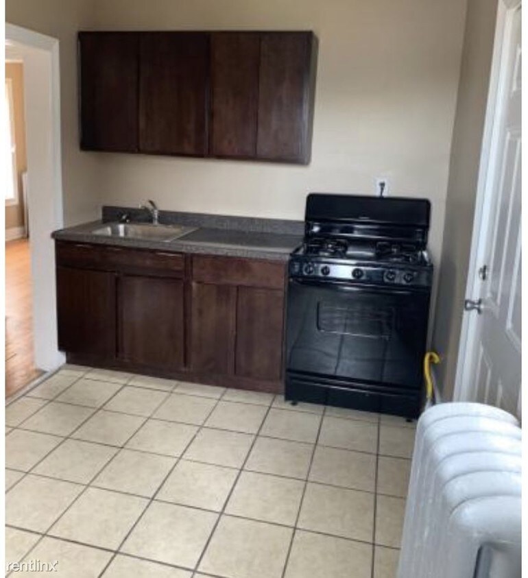 3 br, 1 bath 8000 S Justine St 3 Apartment for Rent in Chicago, IL