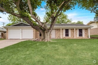Building Photo - 1812 Ravenswood Dr N