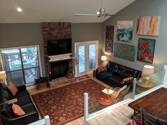Foto del edificio - 3850 Knollcrest Dr