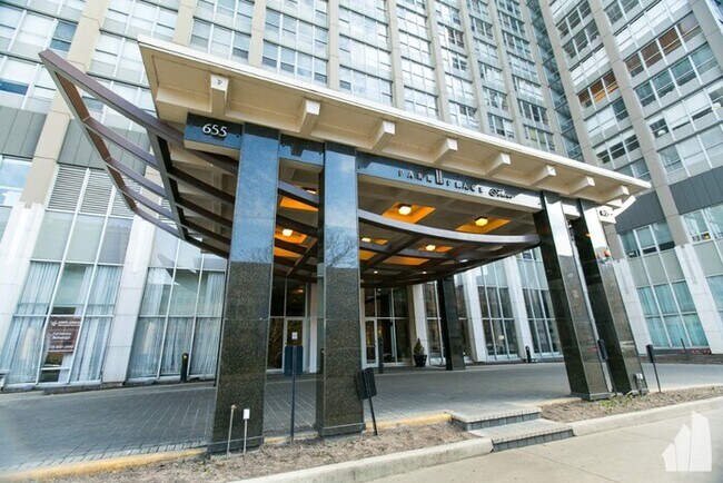Building Photo - 655 IL-19