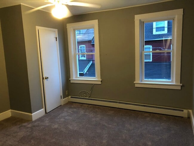 Building Photo - Old World Charm Lancaster City 3 bedroom 1...