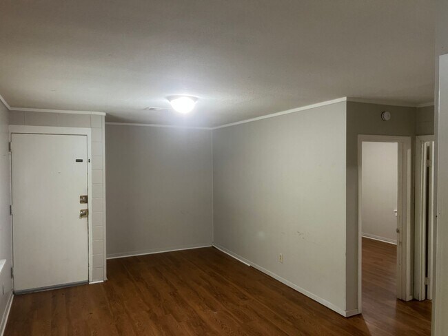 Foto del edificio - 2 Bed 1 Bath Duplex