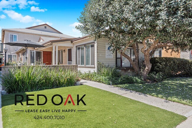 Building Photo - Outstanding Two Story Townhouse Style Two ...